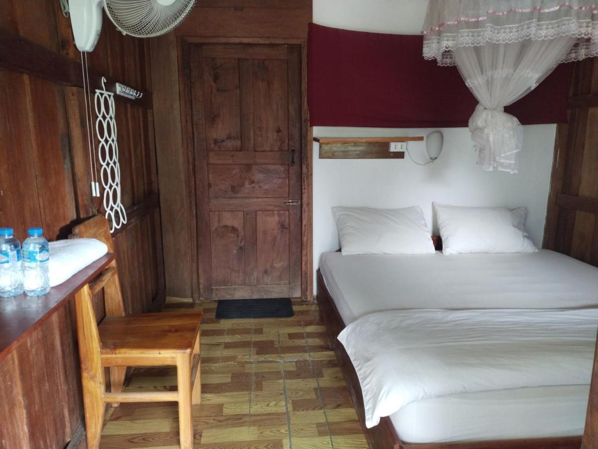 Pdv Guesthouse Muang Ngoi Esterno foto