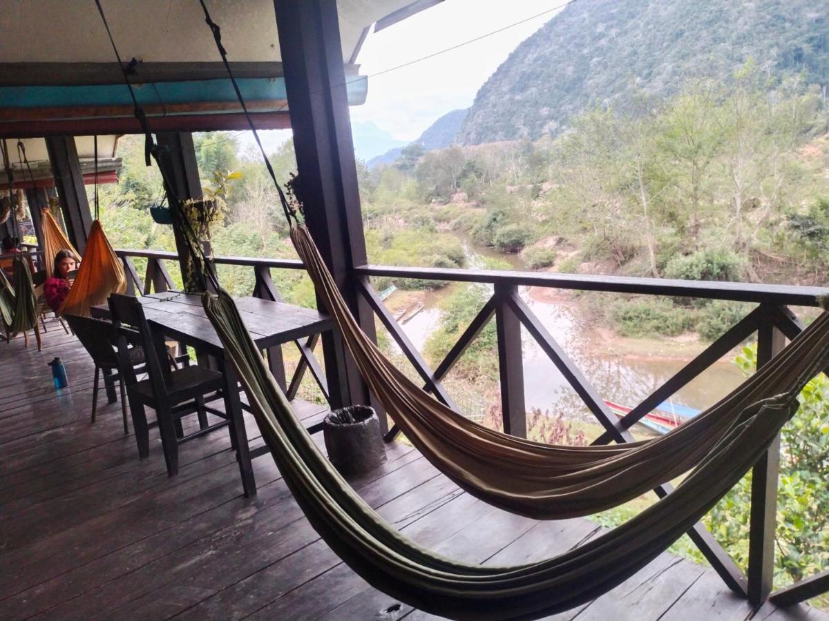 Pdv Guesthouse Muang Ngoi Esterno foto