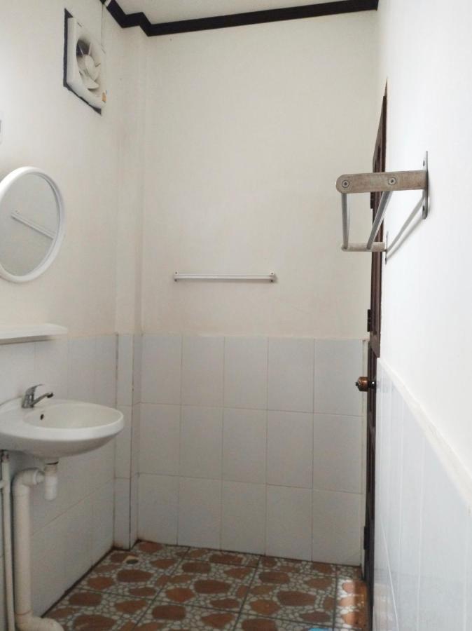 Pdv Guesthouse Muang Ngoi Esterno foto